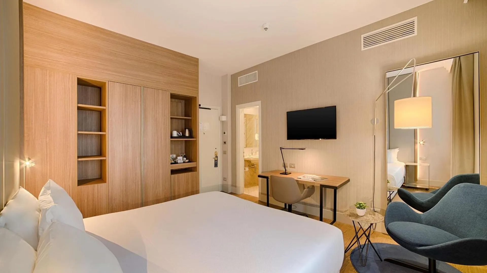 Nh Bologna De La Gare Hotel 4*,
