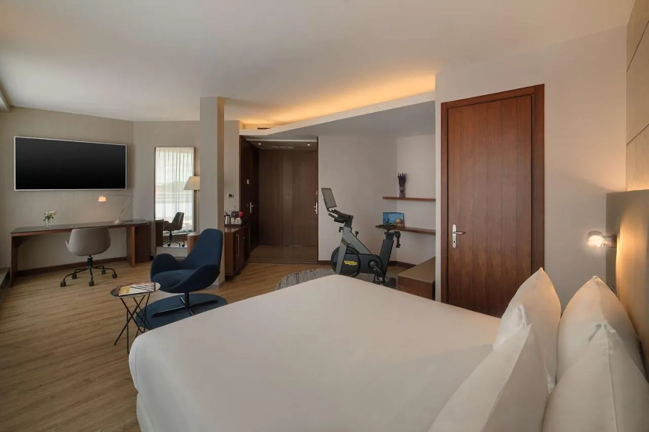 Nh Bologna De La Gare Hotel