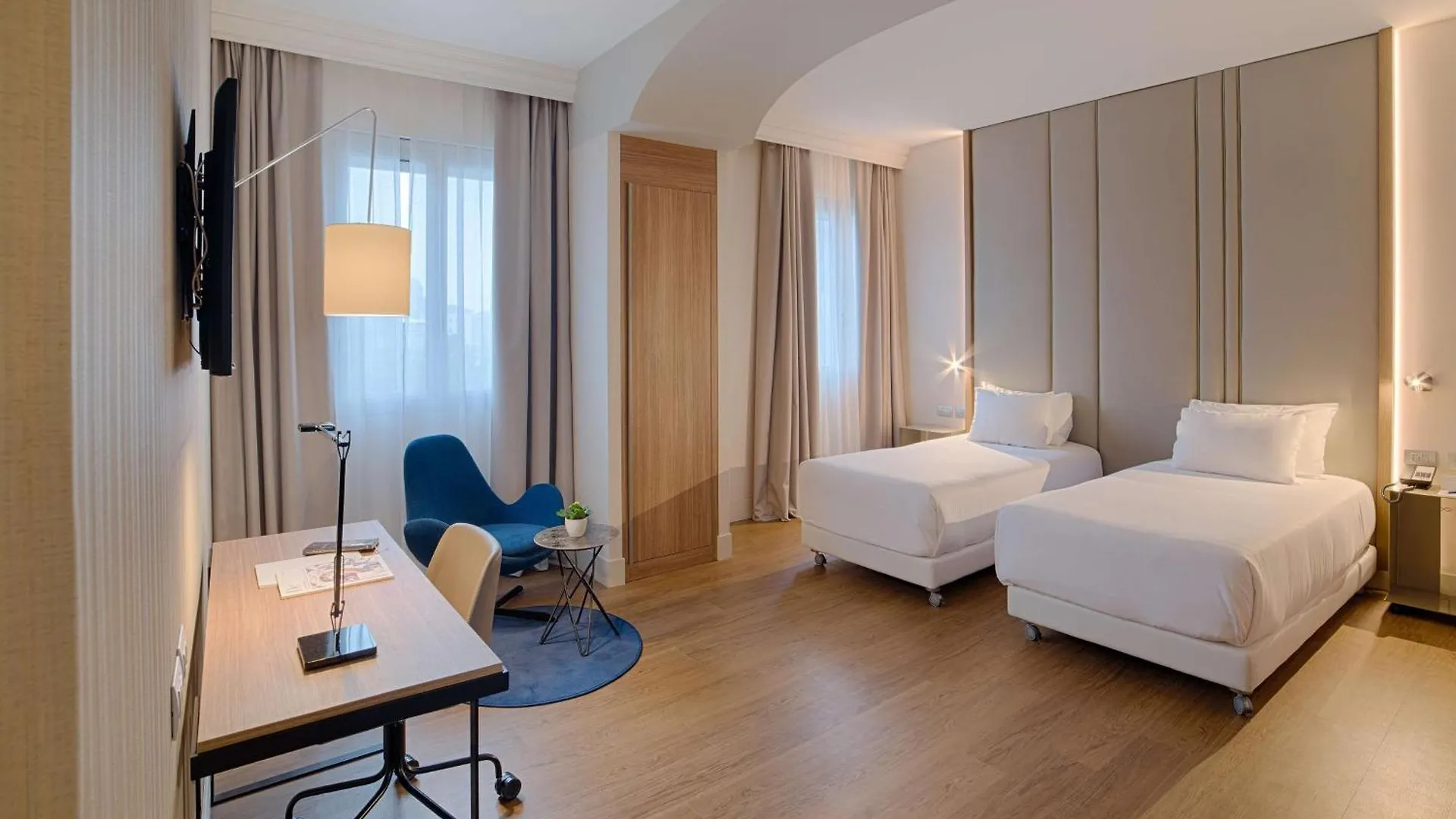 Nh Bologna De La Gare Hotel