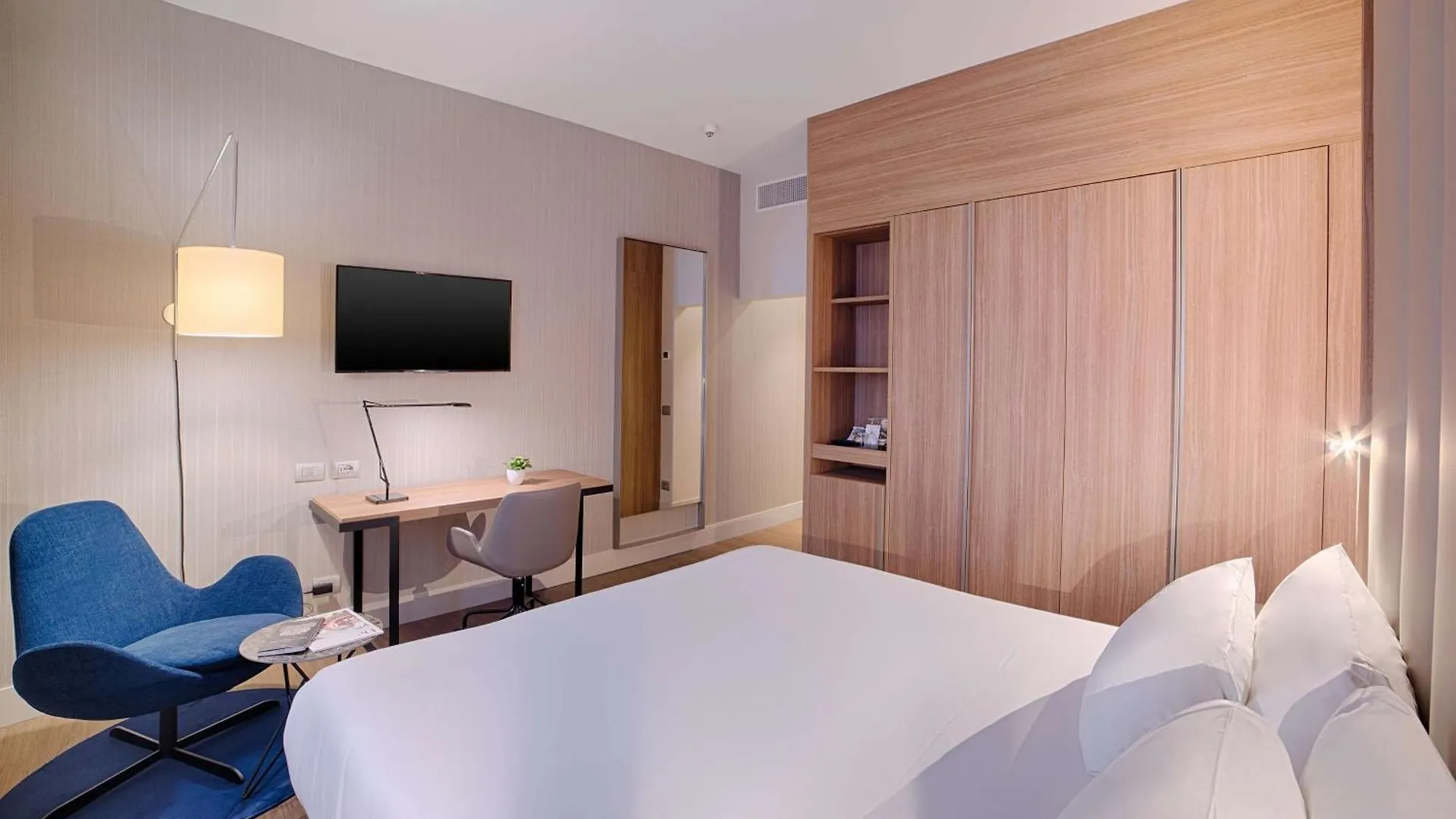 Nh Bologna De La Gare Hotel