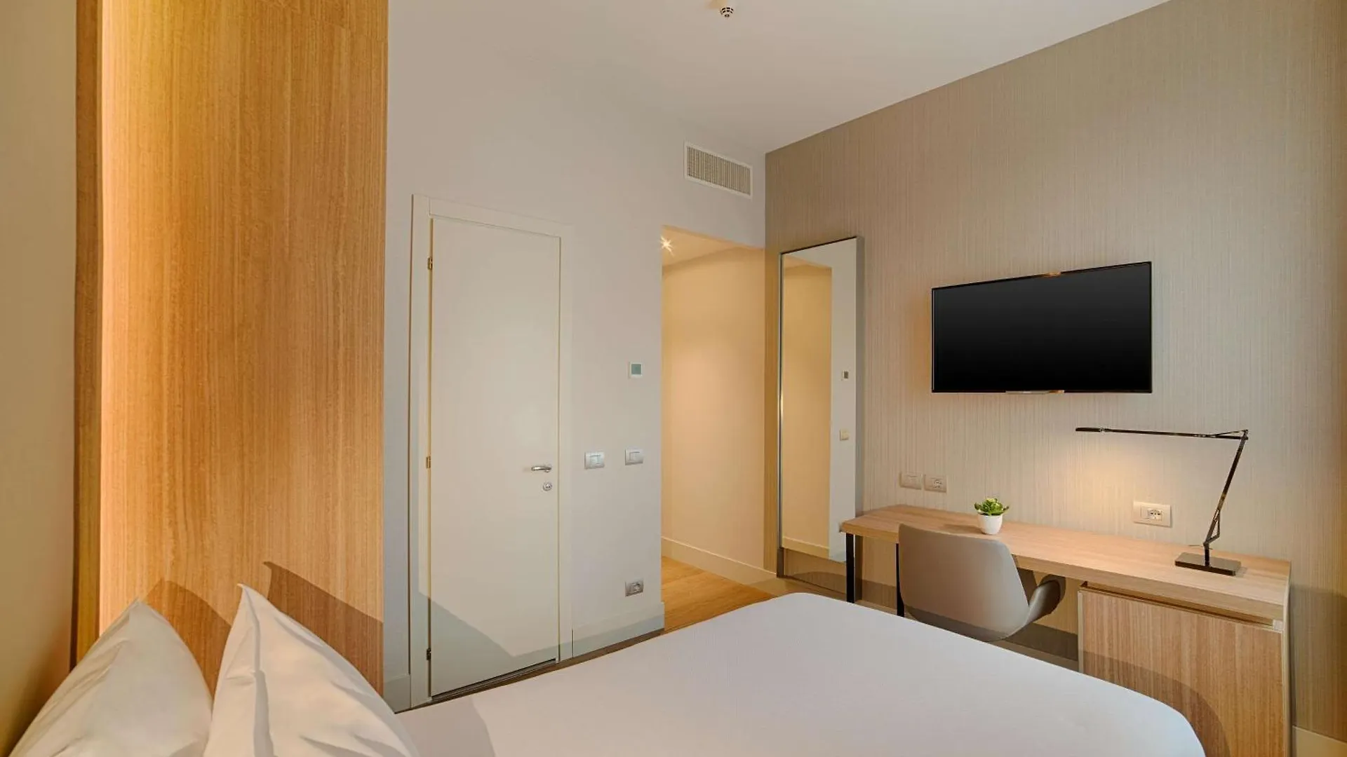 Nh Bologna De La Gare Hotel