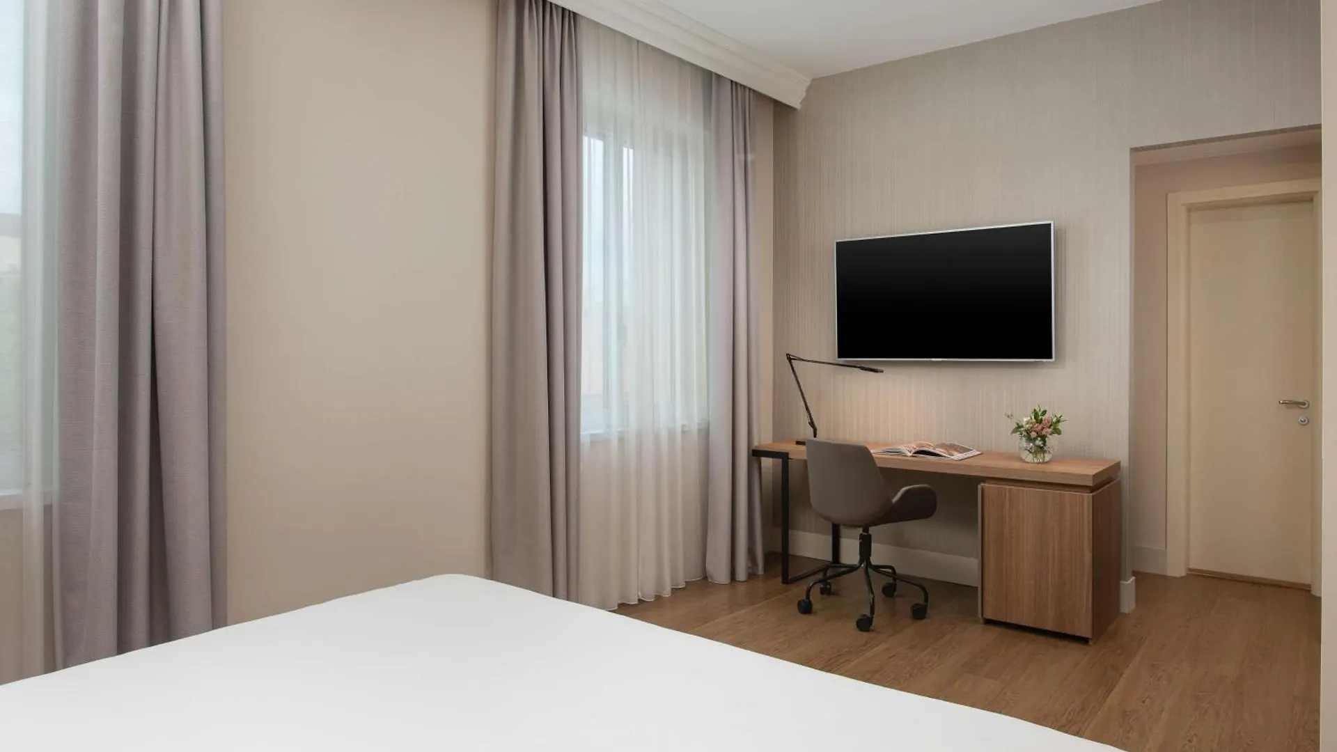 Nh Bologna De La Gare Hotel