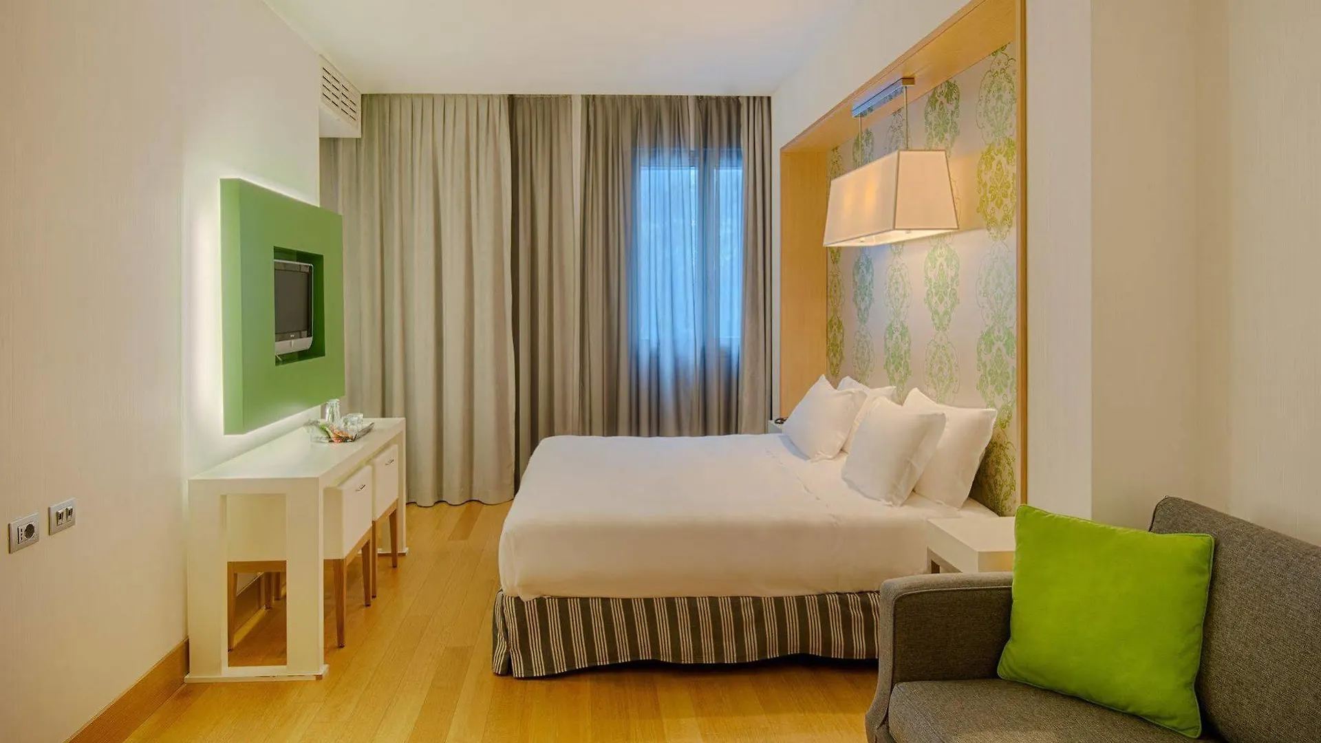 Nh Bologna De La Gare Hotel 4*,  Italy