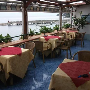 בית הארחה Holidays Baia D'amalfi **