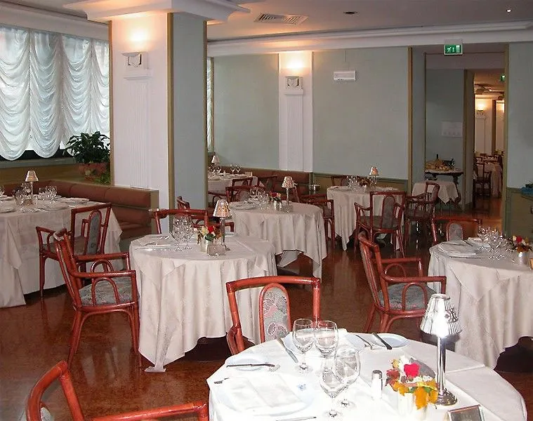 NH Bologna De La Gare Hotel 4*,  Italië