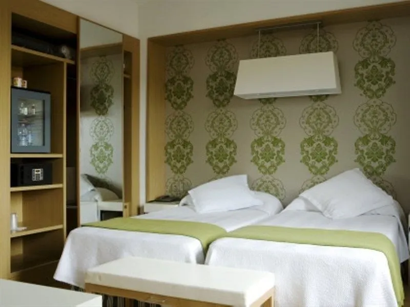 NH Bologna De La Gare Hotel 4*,