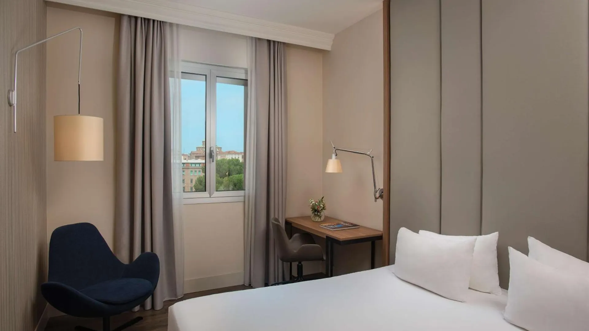 Nh Bologna De La Gare Hotel