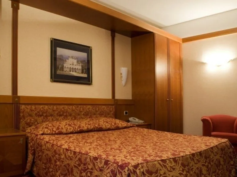 Nh Bologna De La Gare Hotel